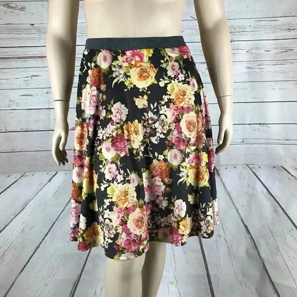 LE LIS Floral Faux-Suede Stretchy A-Line Skirt NWT 1X - Picture 4 of 7
